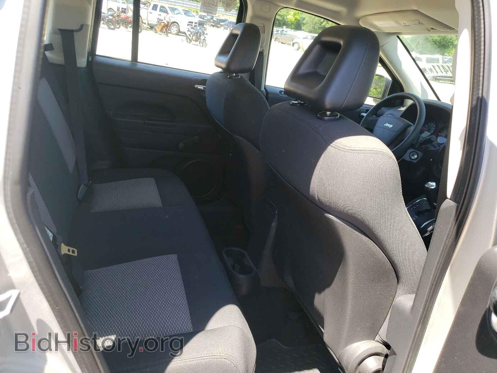 2009 JEEP COMPASS - VIN: 1J4FF47B19D137343 - Photo 6