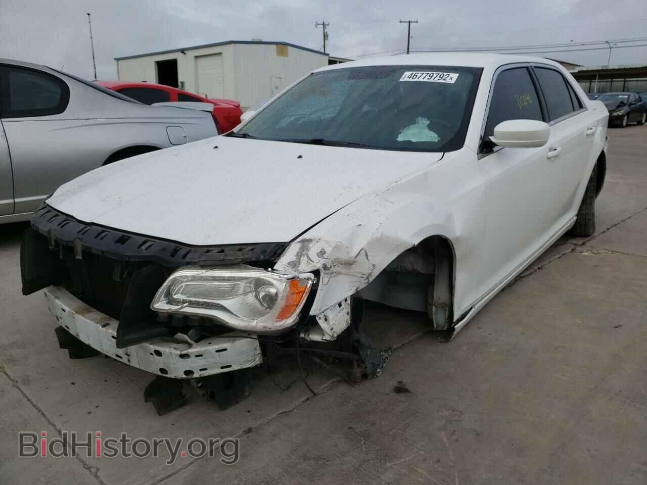 2012 CHRYSLER 300 - VIN: 2C3CCAAG8CH201073 - Photo 2