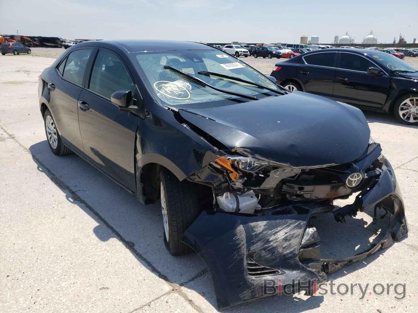 Photo 5YFBURHE6JP840261 - TOYOTA COROLLA 2018