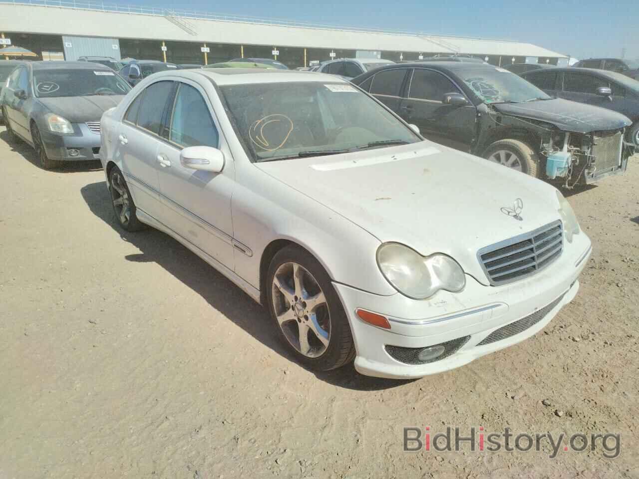 Photo WDBRF52H97A949829 - MERCEDES-BENZ C-CLASS 2007