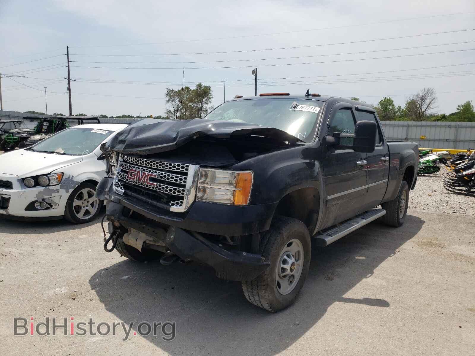 2013 GMC SIERRA - VIN: 1GT426E84DF105737 - Photo 2