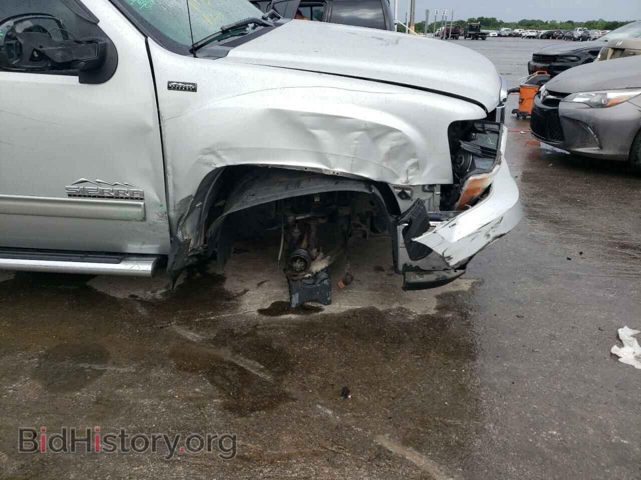 2011 GMC SIERRA - VIN: 1GTR2VE38BZ389860 - Фото 9