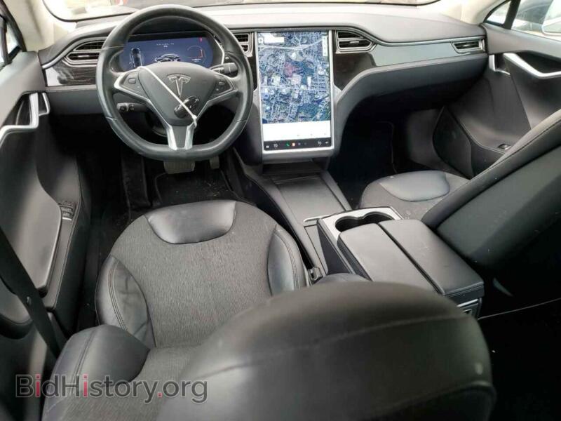 2016 Tesla MODEL S (VIN 5YJSA1E11GF159490) — photo 8 of 12