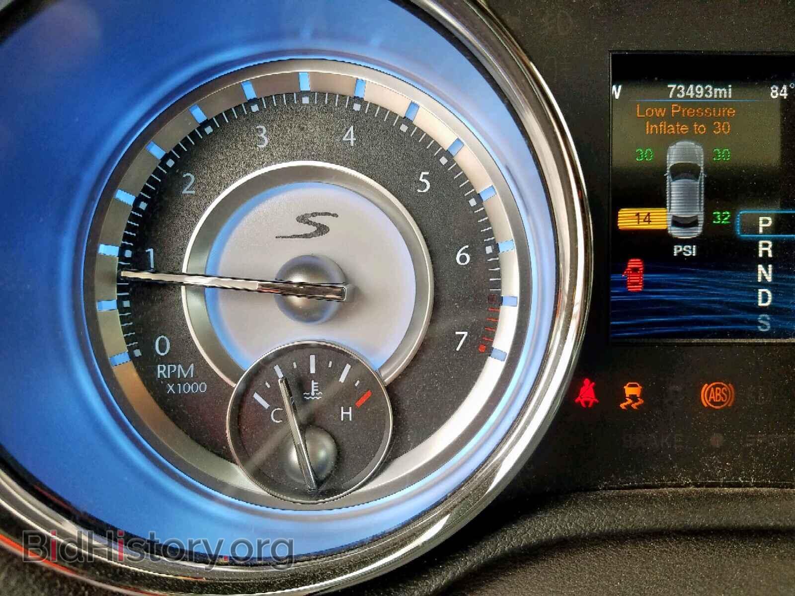 2014 CHRYSLER 300 - VIN: 2C3CCAGGXEH384941 - Фото 8