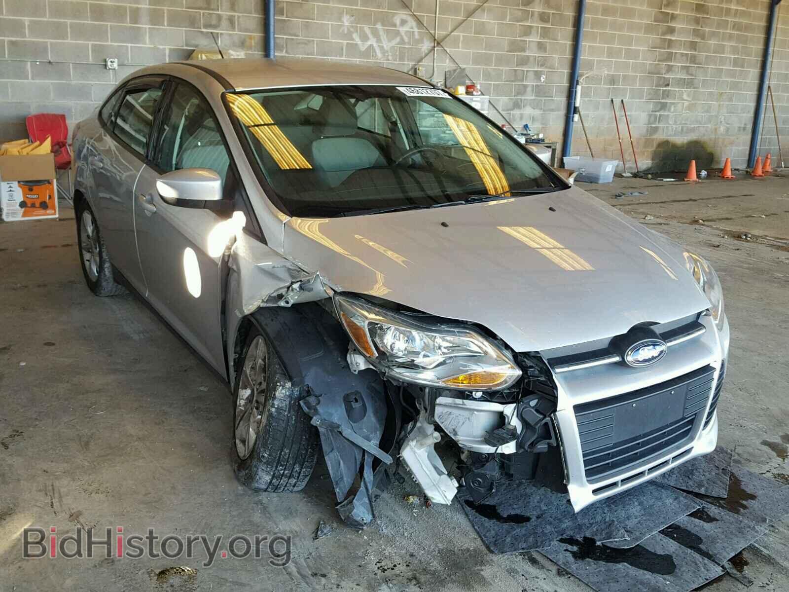 Photo 1FAHP3F29CL443779 - FORD FOCUS 2012