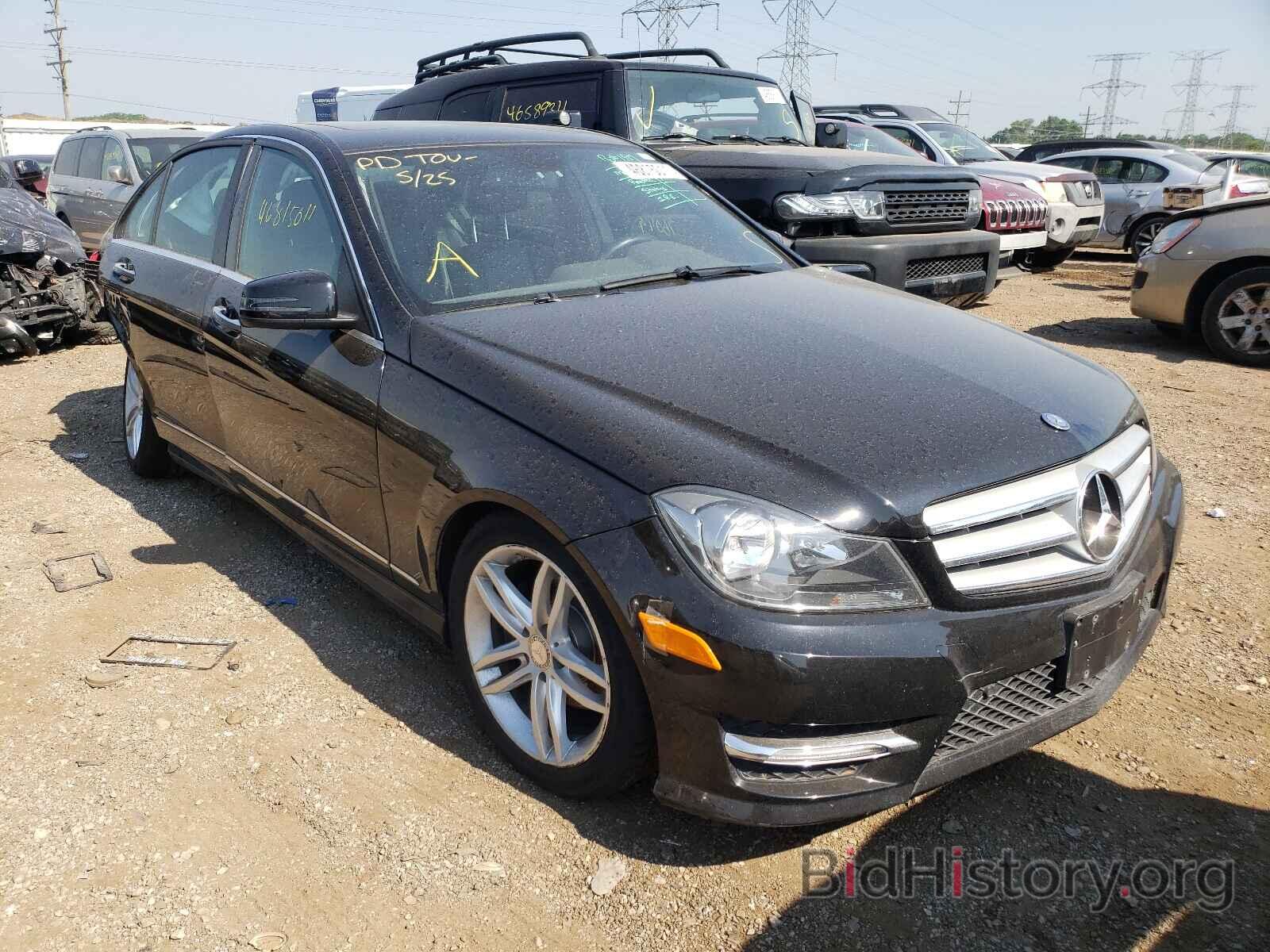 Фотография WDDGF8BB4CA647175 - MERCEDES-BENZ C CLASS 2012