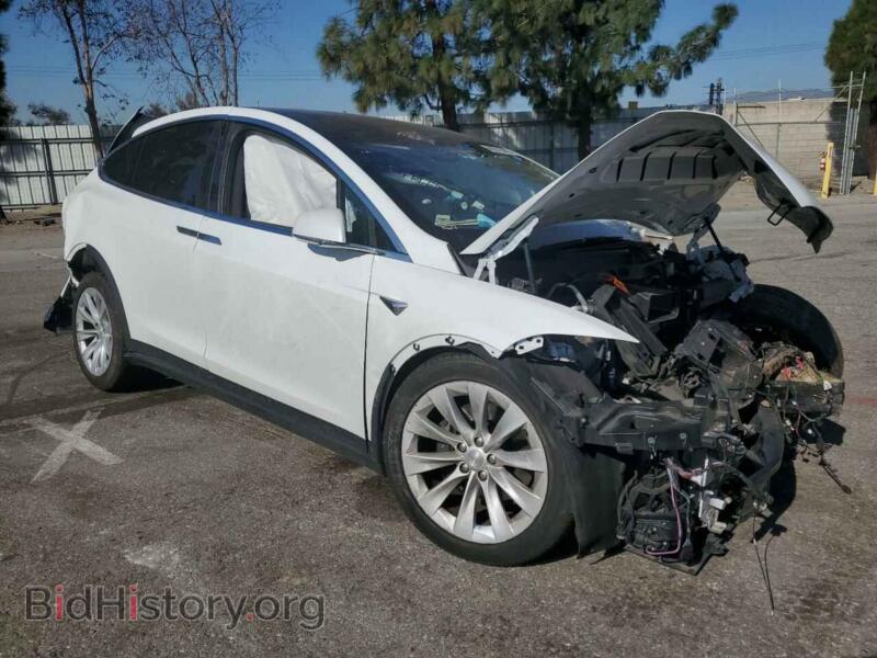 2020 Tesla MODEL X (VIN 5YJXCDE20LF304099) — фото 4 из 14