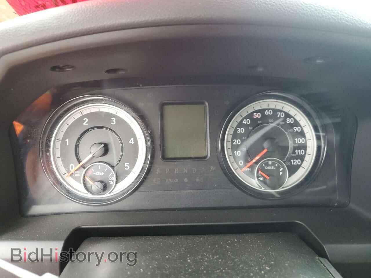 2018 RAM All Models - VIN: 3C6UR5CL3JG301120 - Photo 9