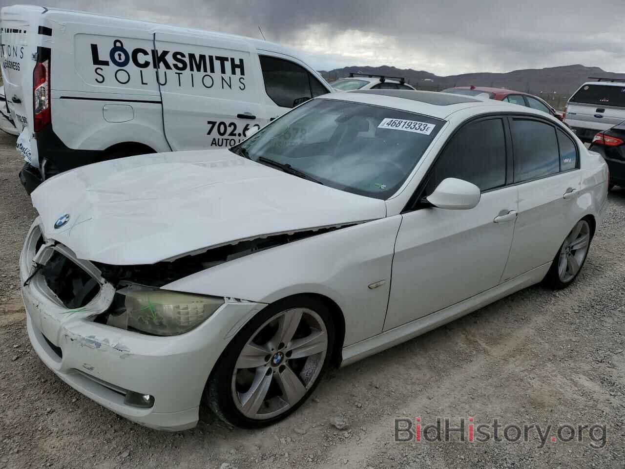 Photo WBAPM73589A365677 - BMW 3 SERIES 2009