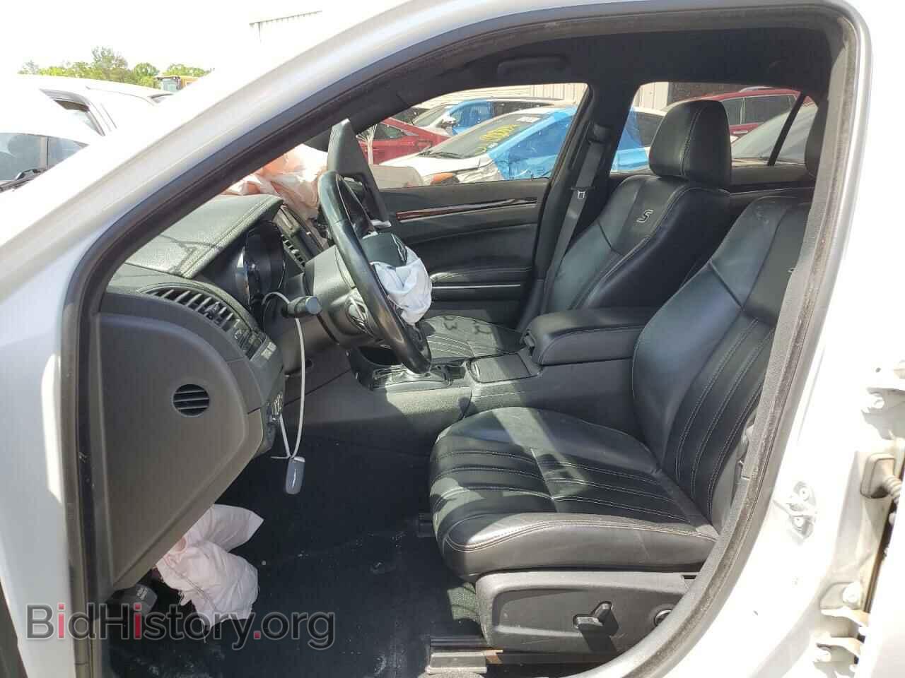 2019 CHRYSLER 300 - VIN: 2C3CCABG3KH516053 - Фото 7