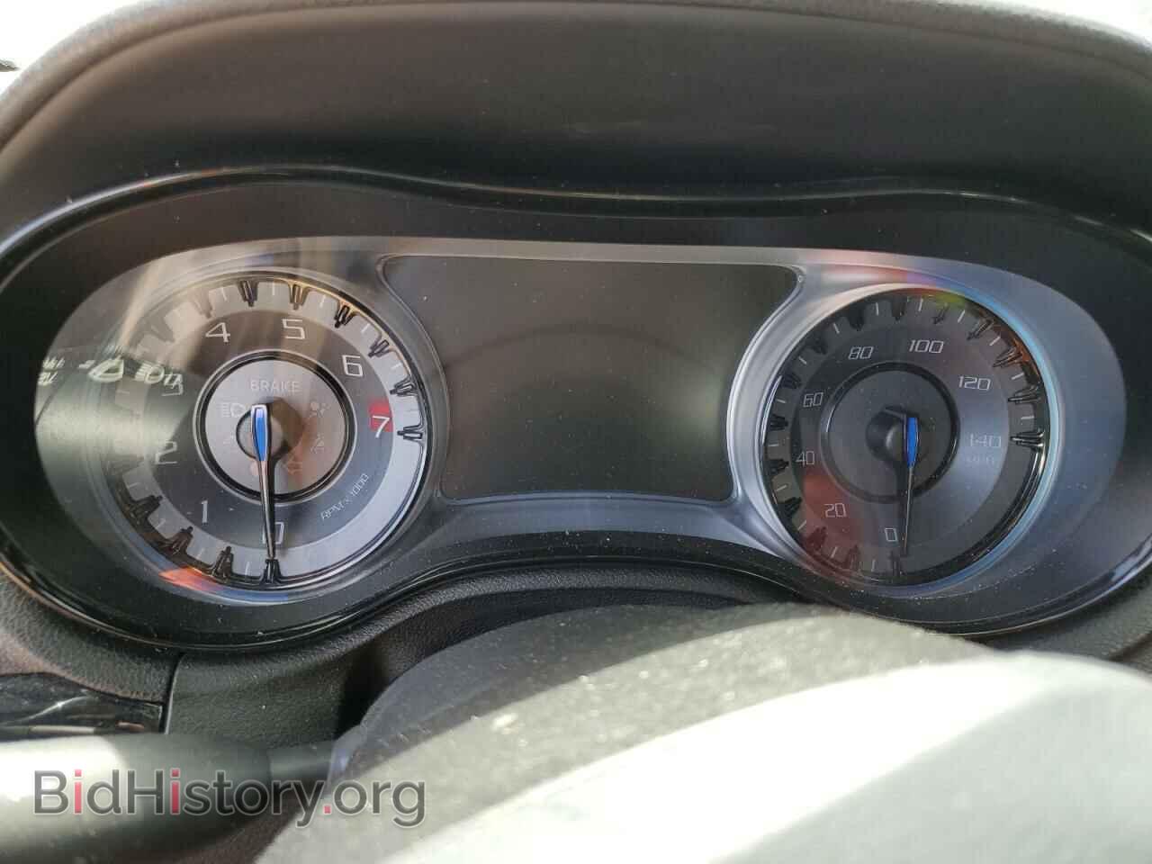 2019 CHRYSLER 300 - VIN: 2C3CCABG3KH516053 - Фото 9