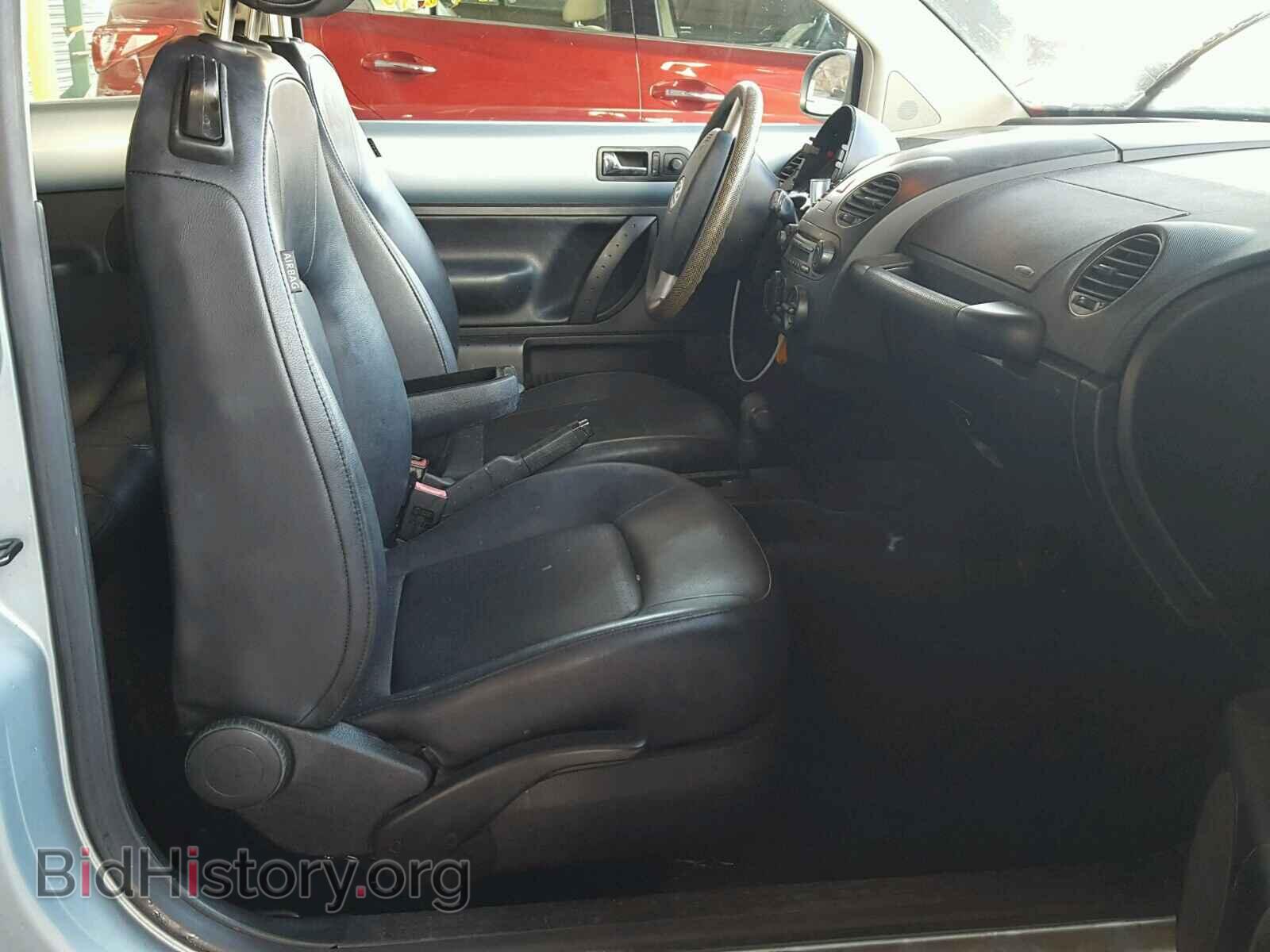 2010 VOLKSWAGEN BEETLE - VIN: 3VWPW3AG2AM005657 - Фото 5