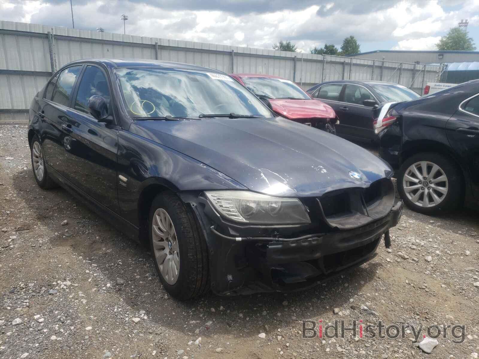 Photo WBAPK73539A453249 - BMW 3 SERIES 2009