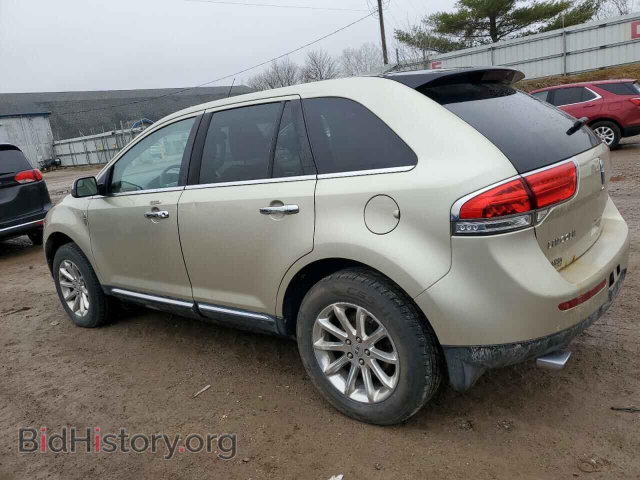 2011 LINCOLN MKX - VIN: 2LMDJ8JK6BBJ22652 - Photo 2