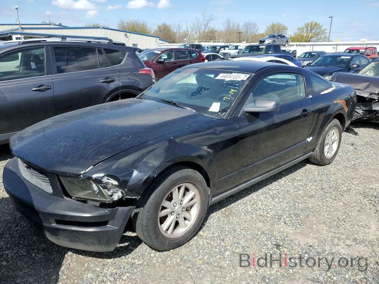 Photo 1ZVFT80N675273806 - FORD MUSTANG 2007