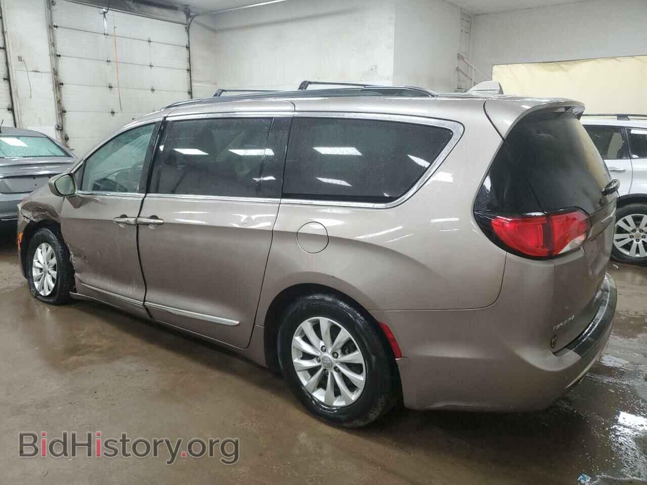 2017 CHRYSLER PACIFICA - VIN: 2C4RC1BG8HR758944 - Photo 2