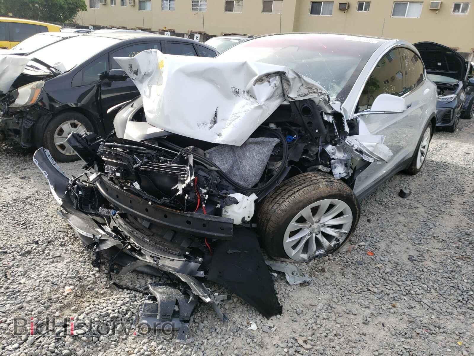 2017 TESLA MODEL X - VIN: 5YJXCDE20HF049820 - Photo 2