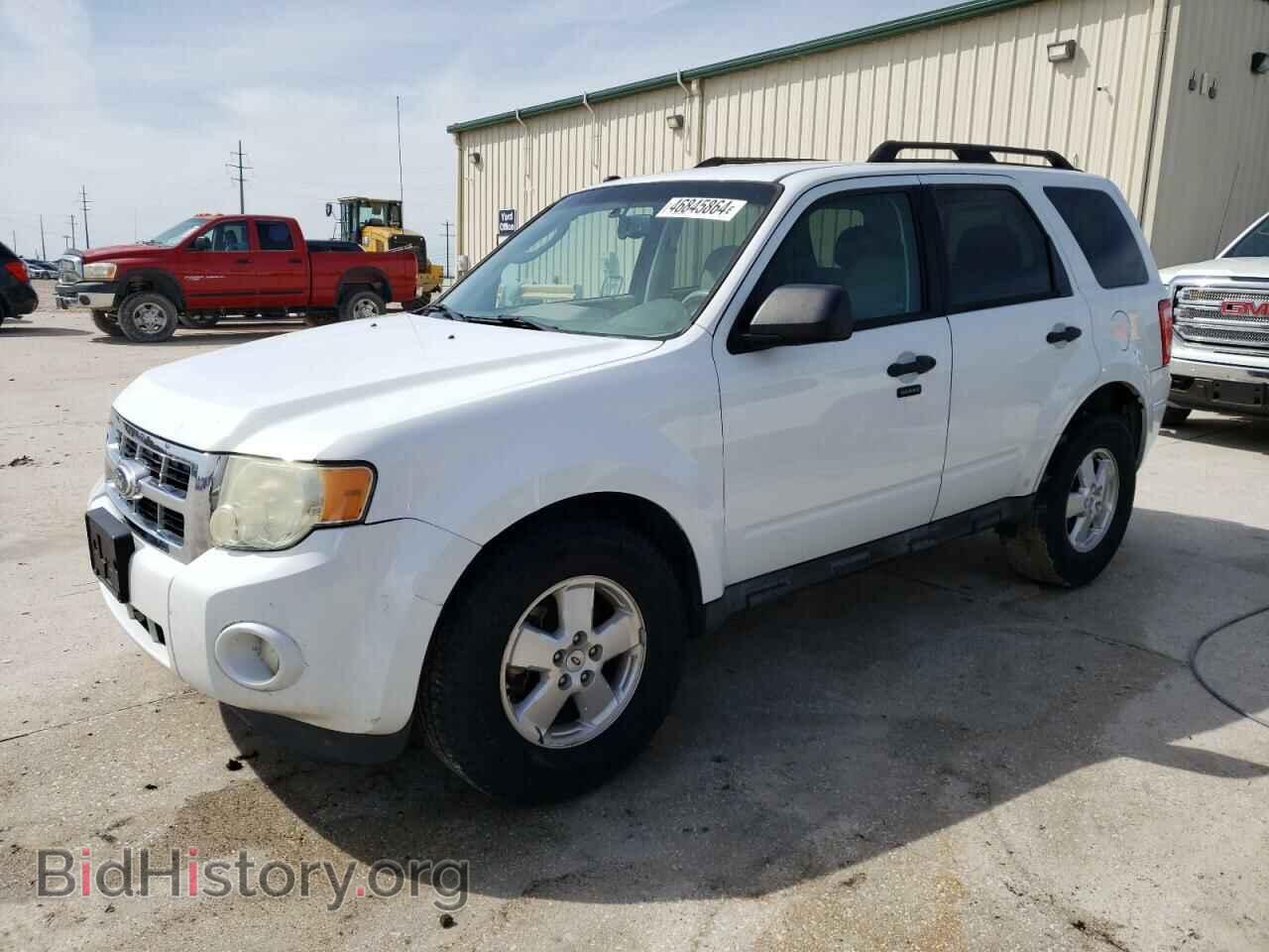 Photo 1FMCU0D77BKB36119 - FORD ESCAPE 2011
