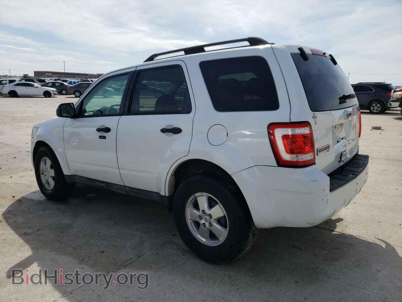 2011 FORD ESCAPE - VIN: 1FMCU0D77BKB36119 - Photo 2