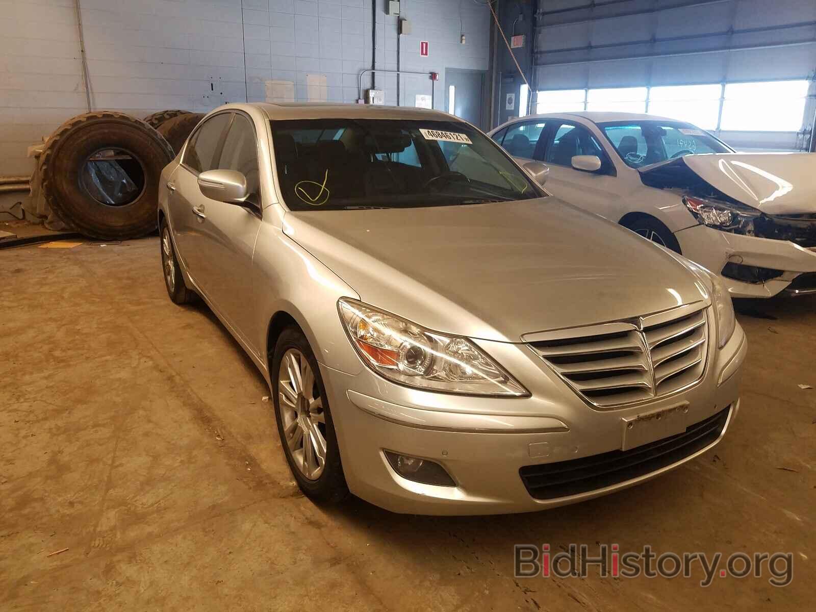 Photo KMHGC46F19U065126 - HYUNDAI GENESIS 2009