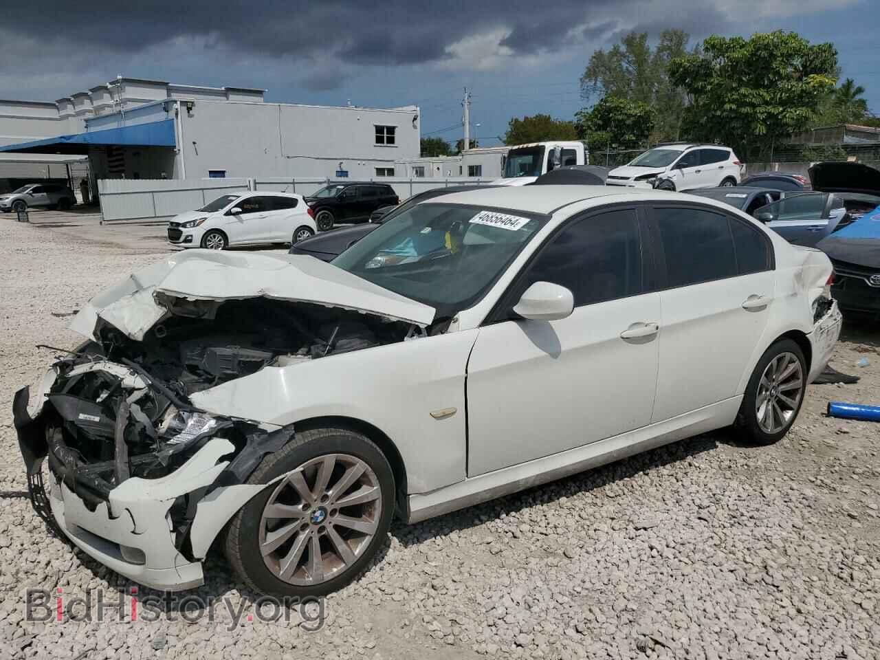 Photo WBAPH7C51BE679481 - BMW 3 SERIES 2011