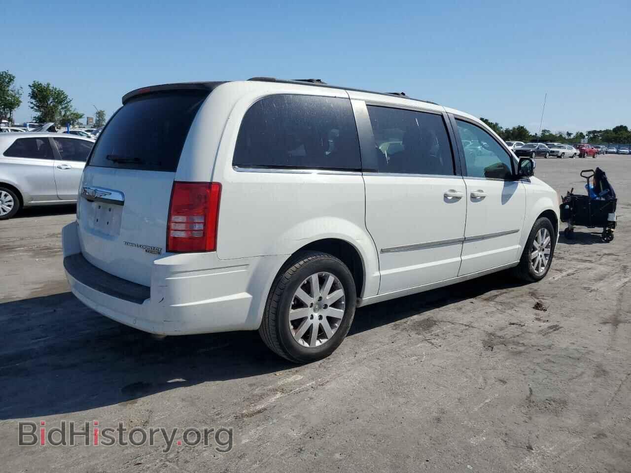 2010 CHRYSLER MINIVAN - VIN: 2A4RR8DX2AR448468 - Photo 3