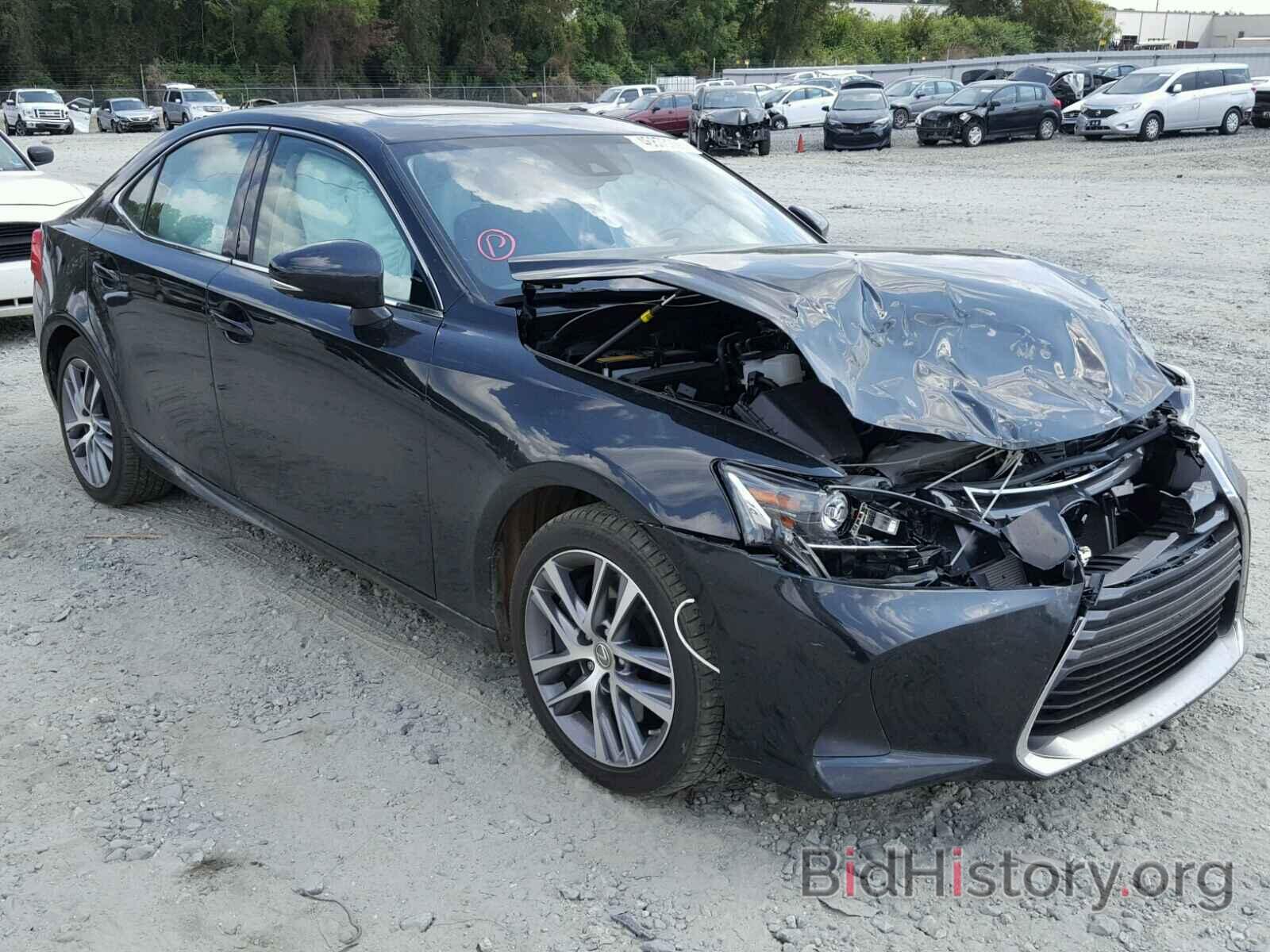 Photo JTHBA1D24J5069025 - LEXUS IS 2018