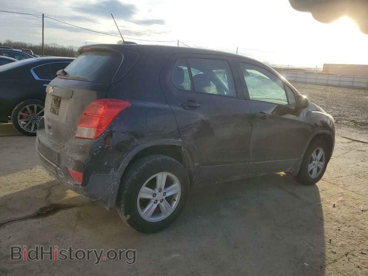 2018 CHEVROLET TRAX - VIN: 3GNCJNSB0JL329847 - Фото 3