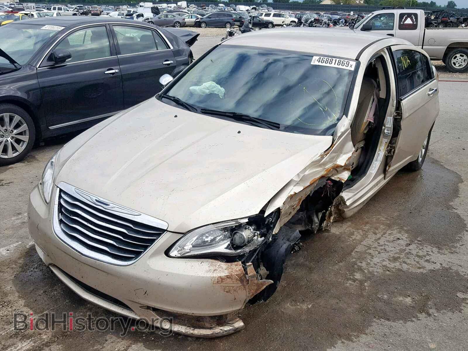 2014 CHRYSLER 200 - VIN: 1C3CCBCG0EN159446 - Фото 2