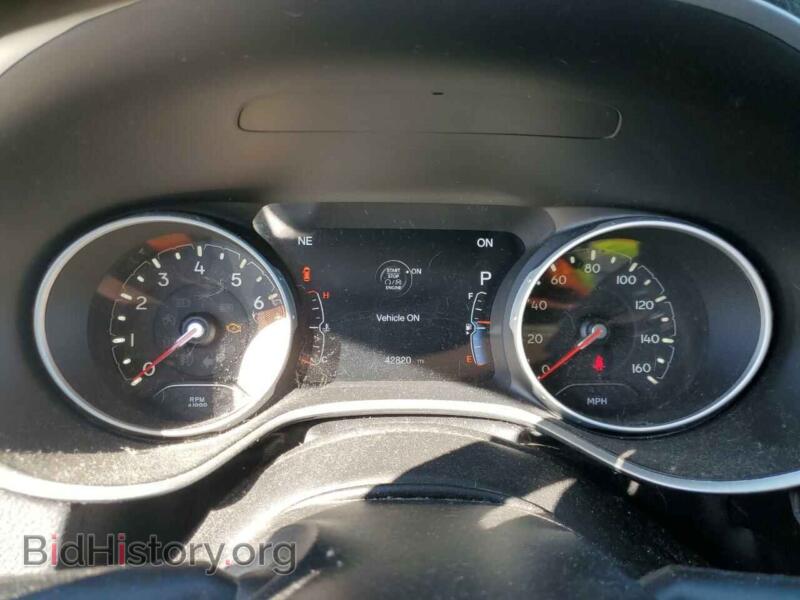 2020 Jeep COMPASS (VIN 3C4NJCAB3LT108415) — фото 9 из 12