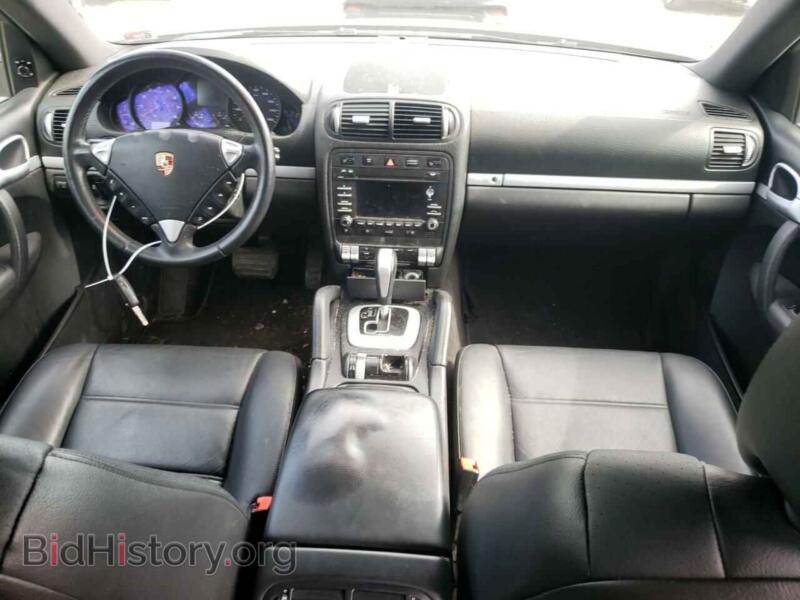 2010 Porsche CAYENNE (VIN WP1AA2AP8ALA07124) — фото 8 из 13