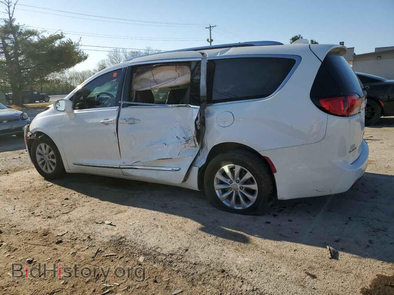 2018 CHRYSLER PACIFICA - VIN: 2C4RC1BG9JR141820 - Фото 2
