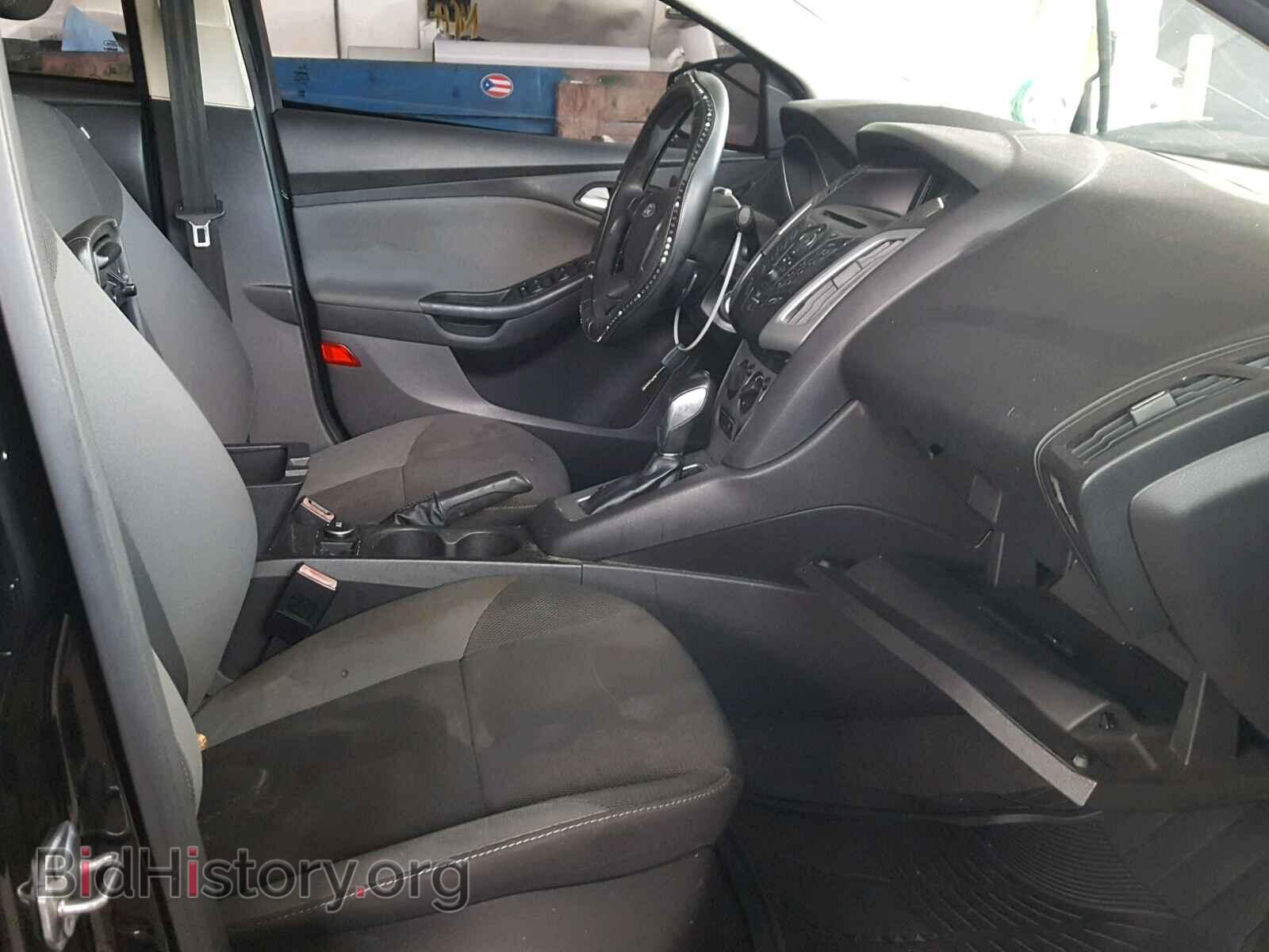 2012 Ford FOCUS (VIN 1FAHP3F25CL241523) — photo 5 of 10