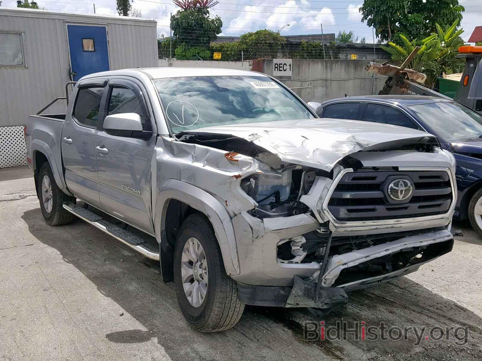 Photo 5TFAZ5CN0JX056396 - TOYOTA TACOMA DOU 2018