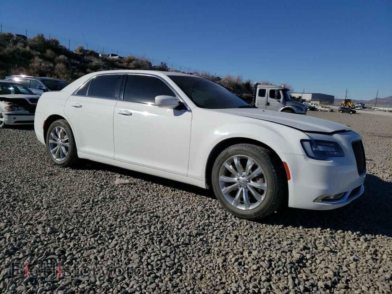 2018 CHRYSLER 300 - VIN: 2C3CCARG7JH250976 - Фото 4