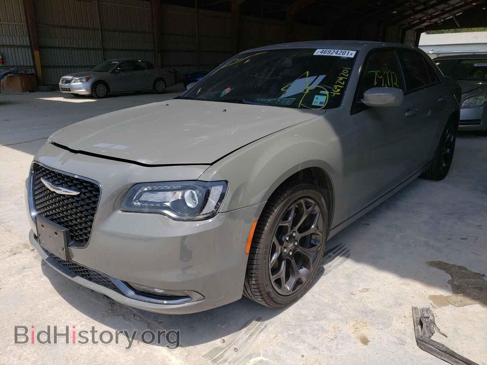 2019 CHRYSLER 300 - VIN: 2C3CCABG6KH619693 - Фото 2