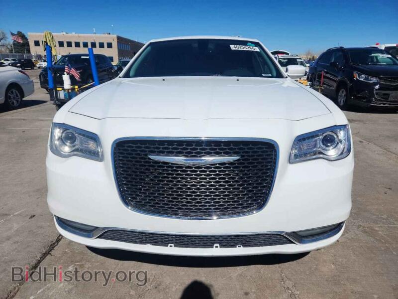 2016 Chrysler 300 (VIN 2C3CCARG3GH270506) — photo 5 of 14