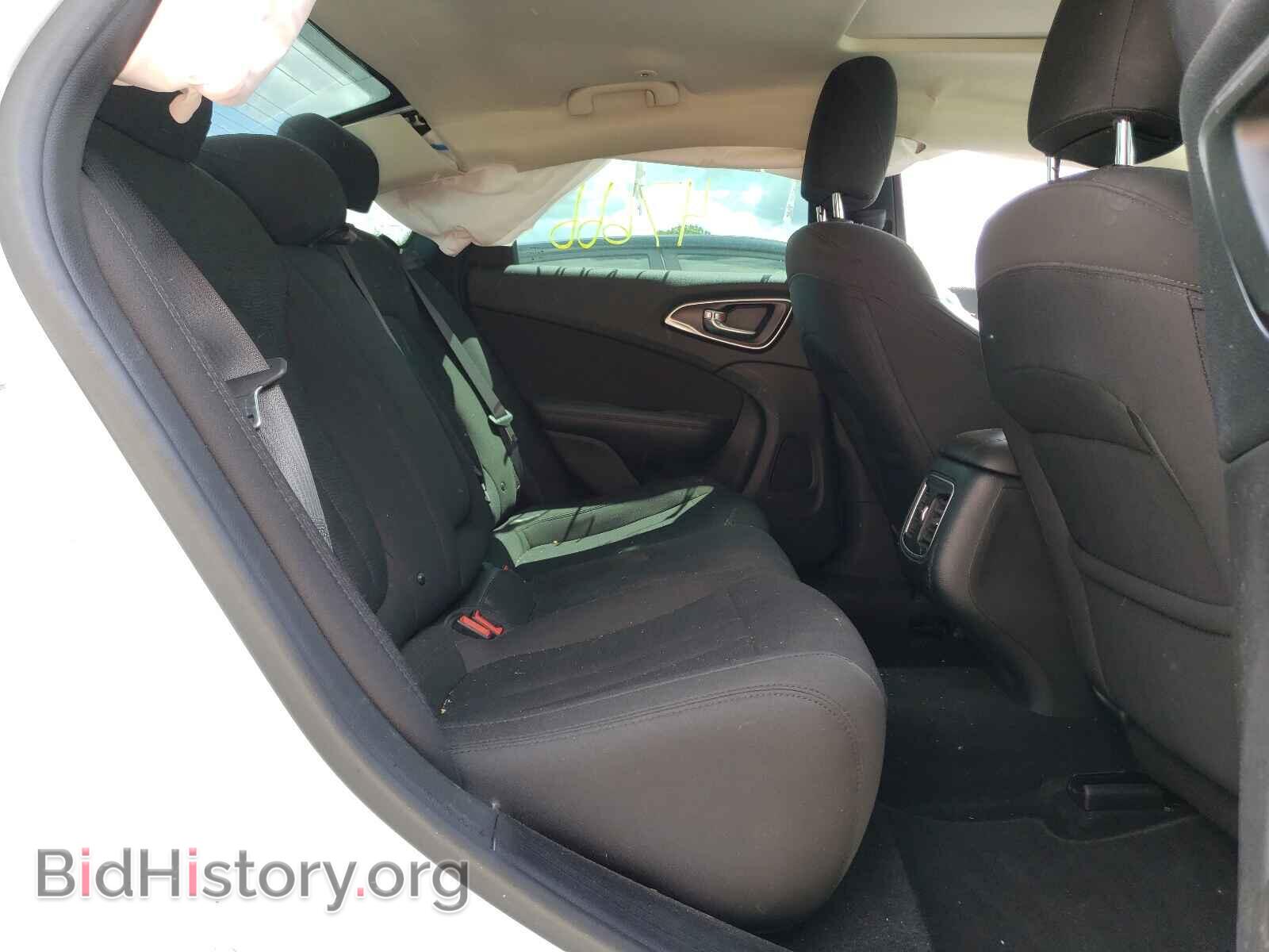 2016 CHRYSLER 200 - VIN: 1C3CCCABXGN121237 - Photo 6