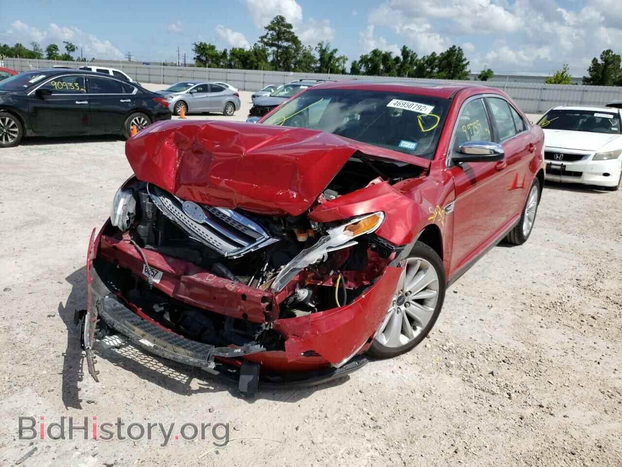 2011 FORD TAURUS - VIN: 1FAHP2FW0BG135985 - Фото 2
