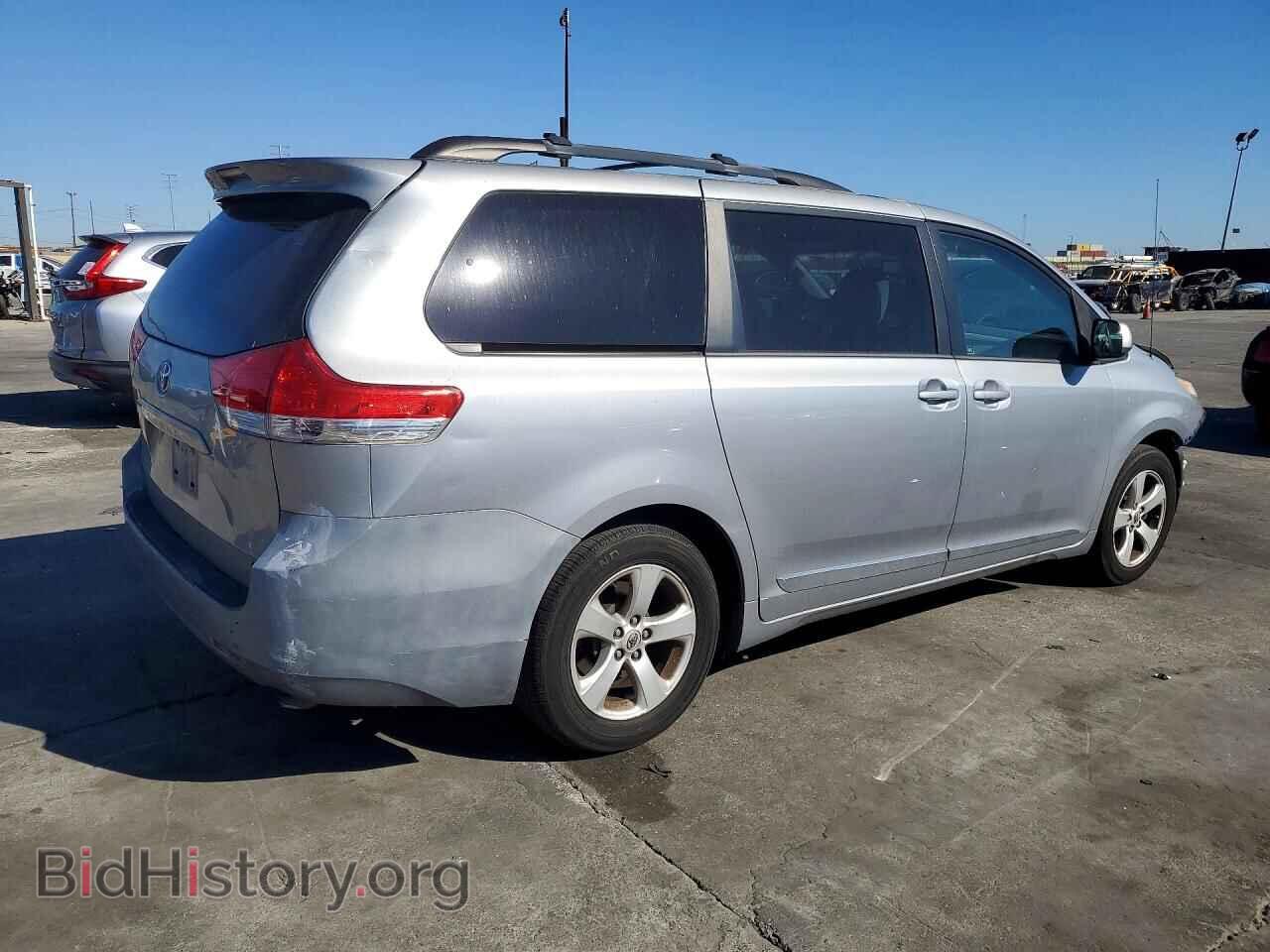 2013 TOYOTA SIENNA - VIN: 5TDKK3DC8DS366171 - Фото 3