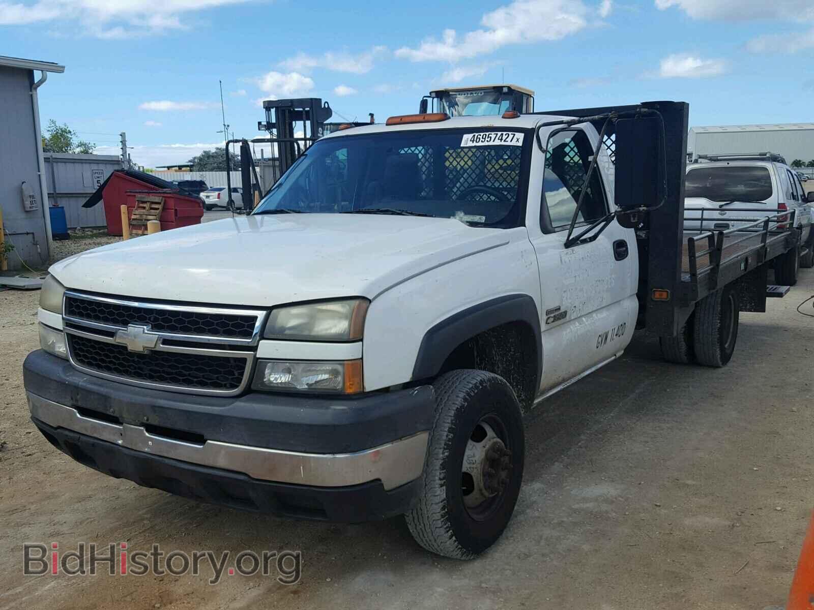 2006 CHEVROLET SILVERADO - VIN: 1GBJC34D16E215350 - Фото 2