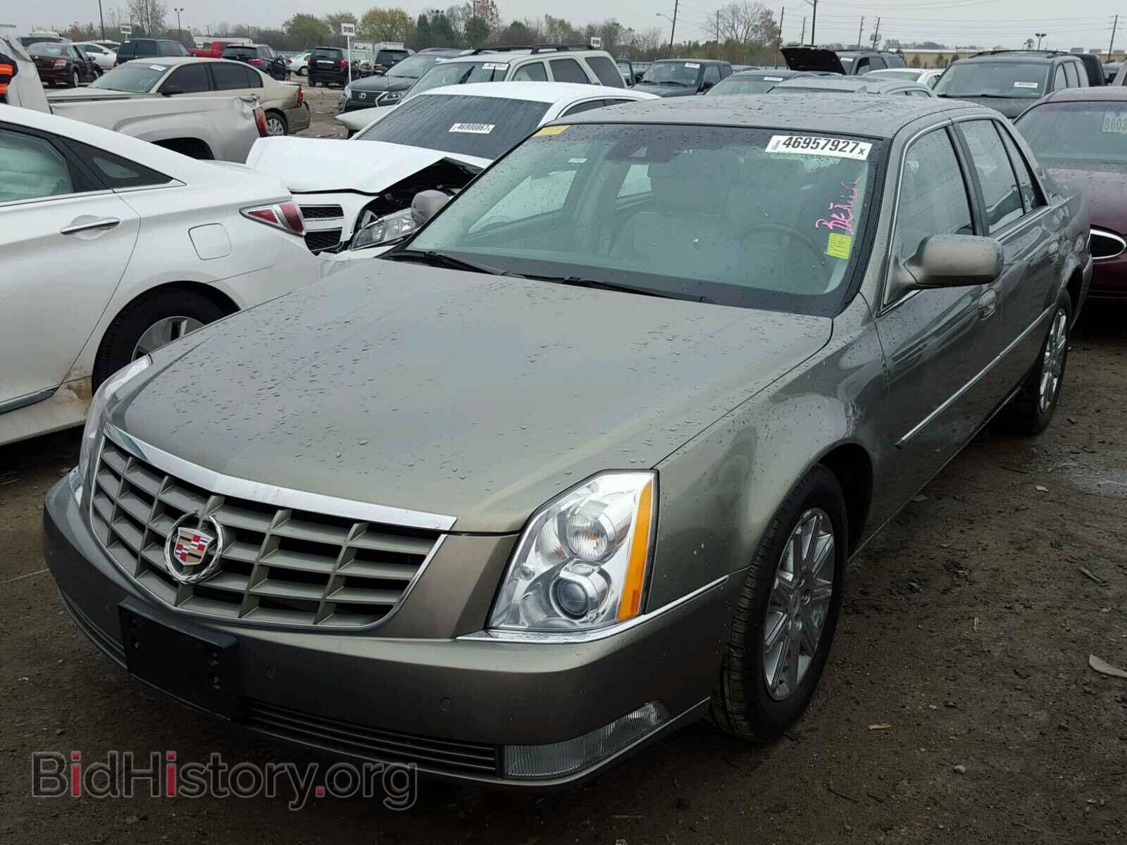 2011 CADILLAC DTS - VIN: 1G6KH5E65BU126073 - Фото 2