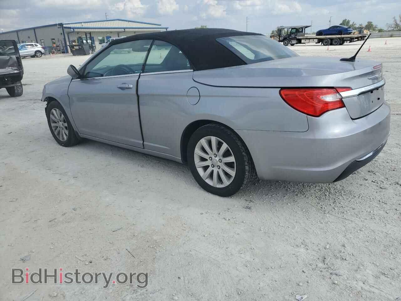 2013 CHRYSLER 200 - VIN: 1C3BCBEB0DN606370 - Фото 2
