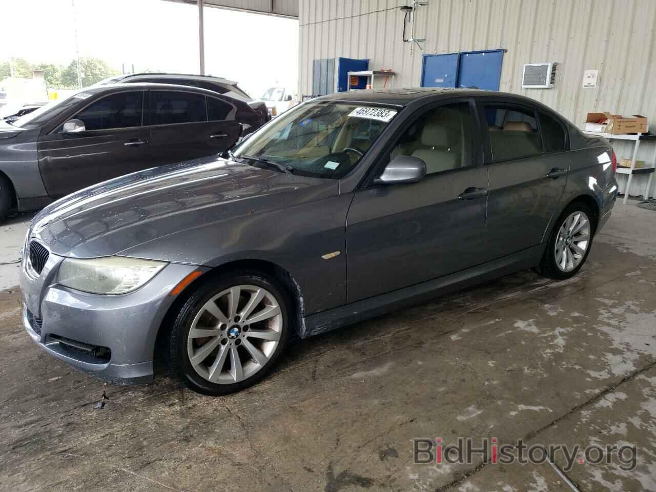 Photo WBAPH7G55BNN05097 - BMW 3 SERIES 2011