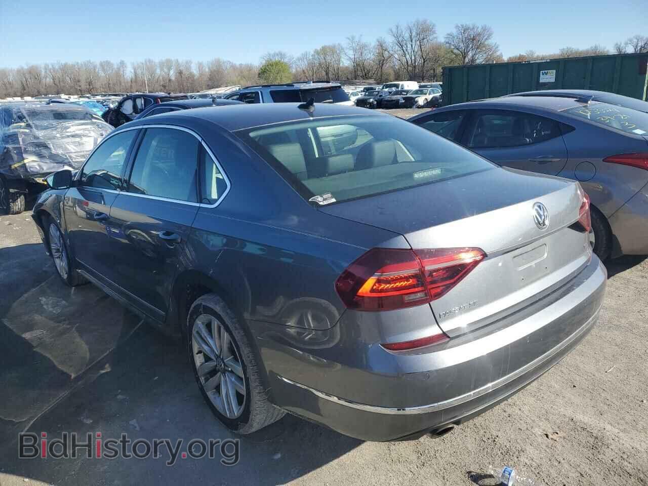2017 VOLKSWAGEN PASSAT - VIN: 1VWGT7A39HC060227 - Фото 2