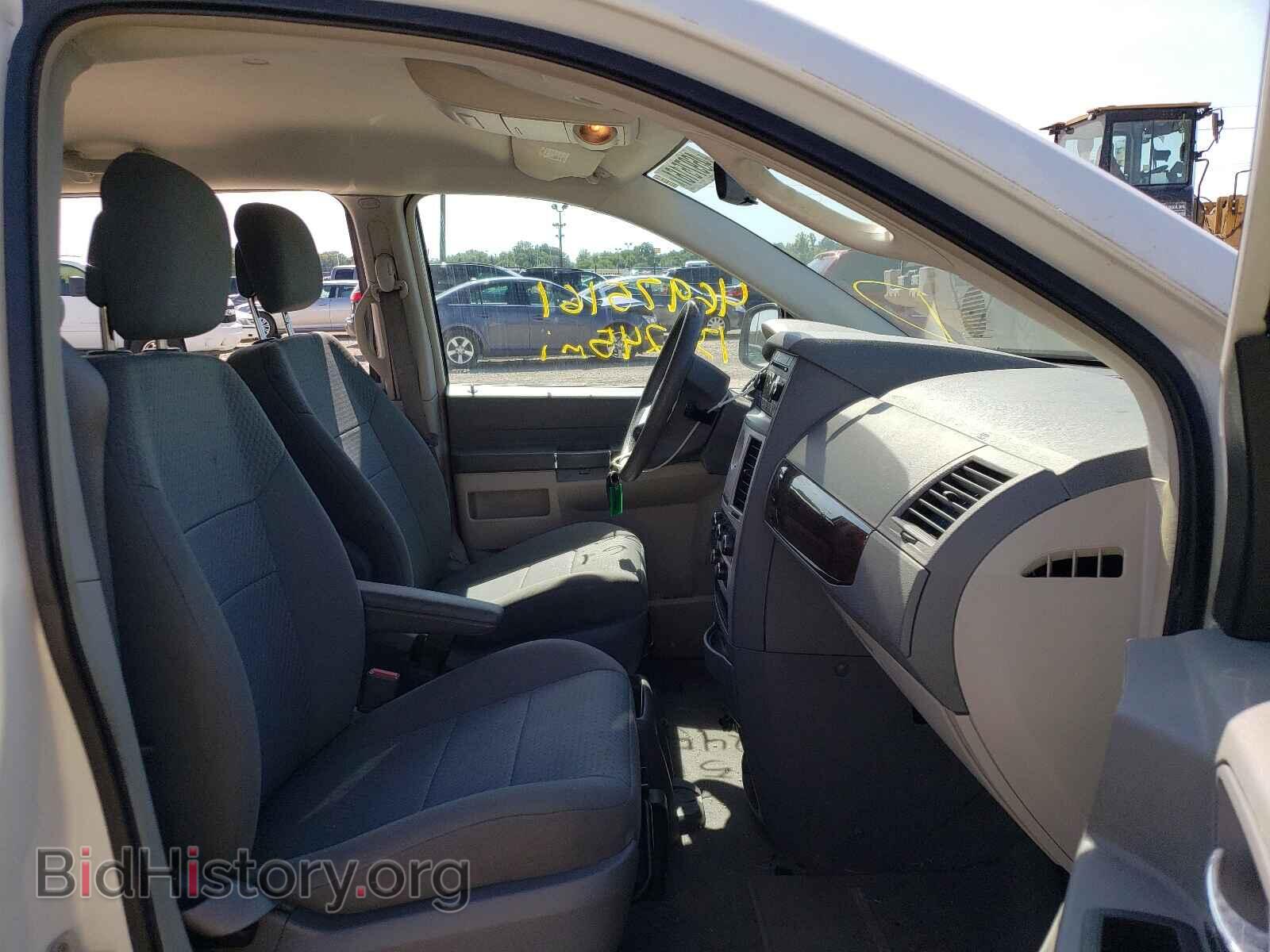 2010 CHRYSLER MINIVAN - VIN: 2A4RR2D14AR436590 - Фото 5
