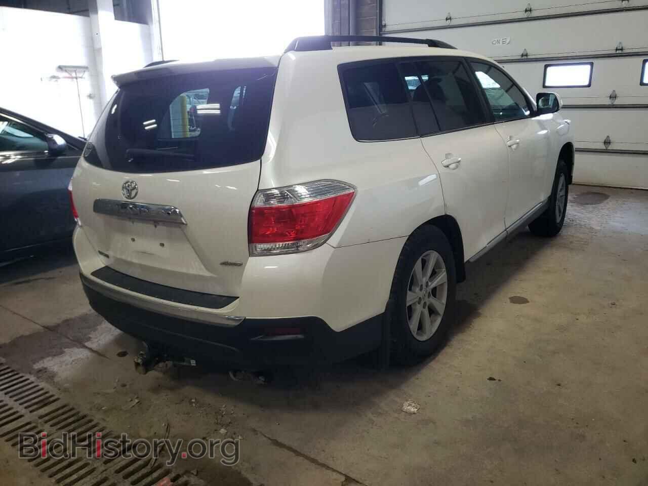 2013 TOYOTA HIGHLANDER - VIN: 5TDBK3EH8DS225885 - Фото 4