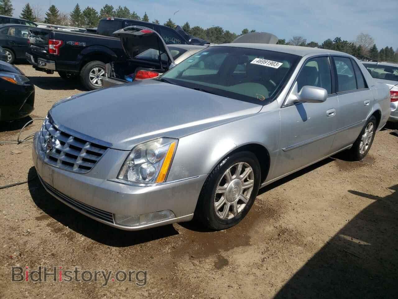 Photo 1G6KA5E62BU124754 - CADILLAC DTS 2011