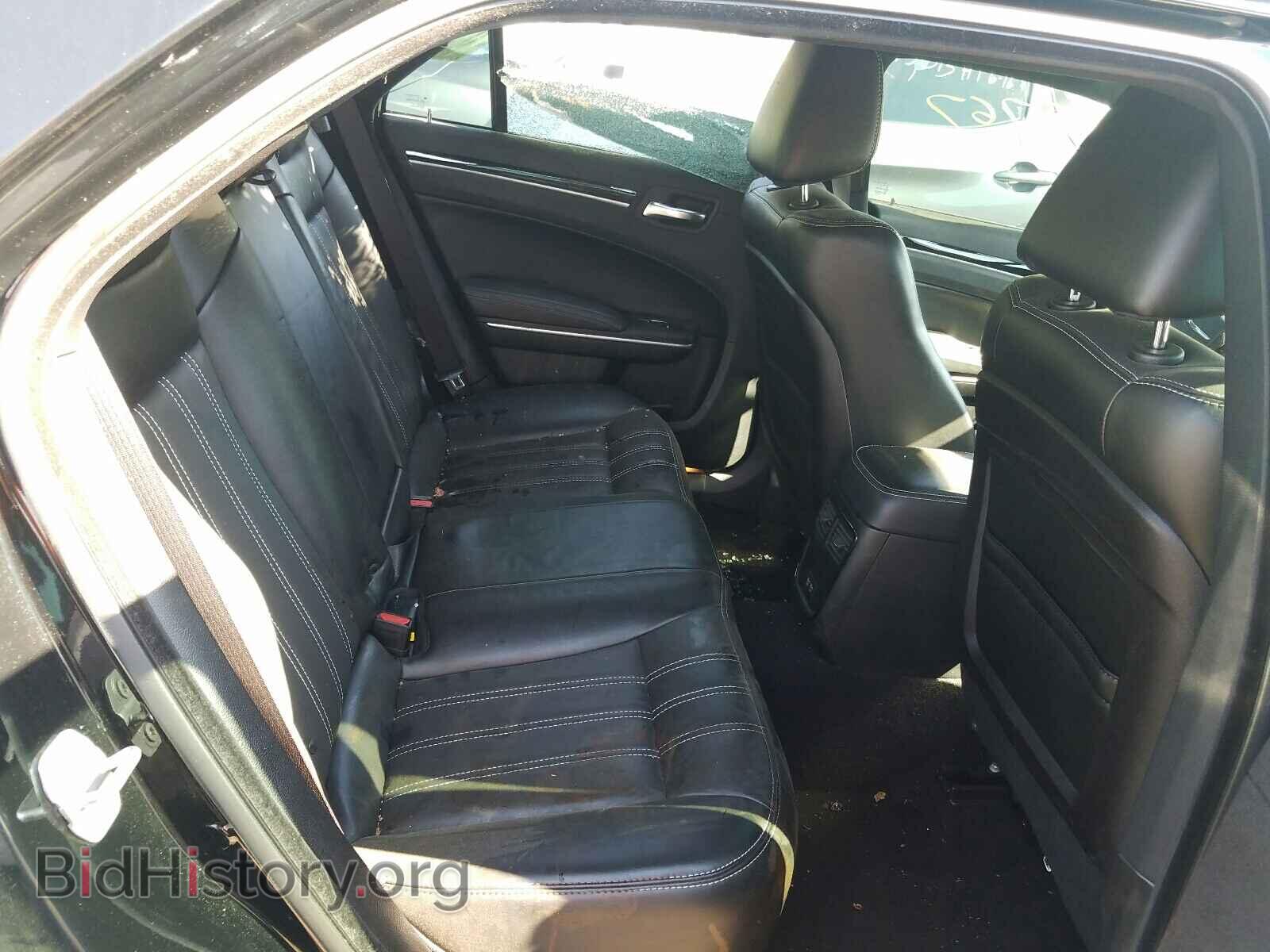 2019 CHRYSLER 300 - VIN: 2C3CCABG3KH655275 - Фото 6