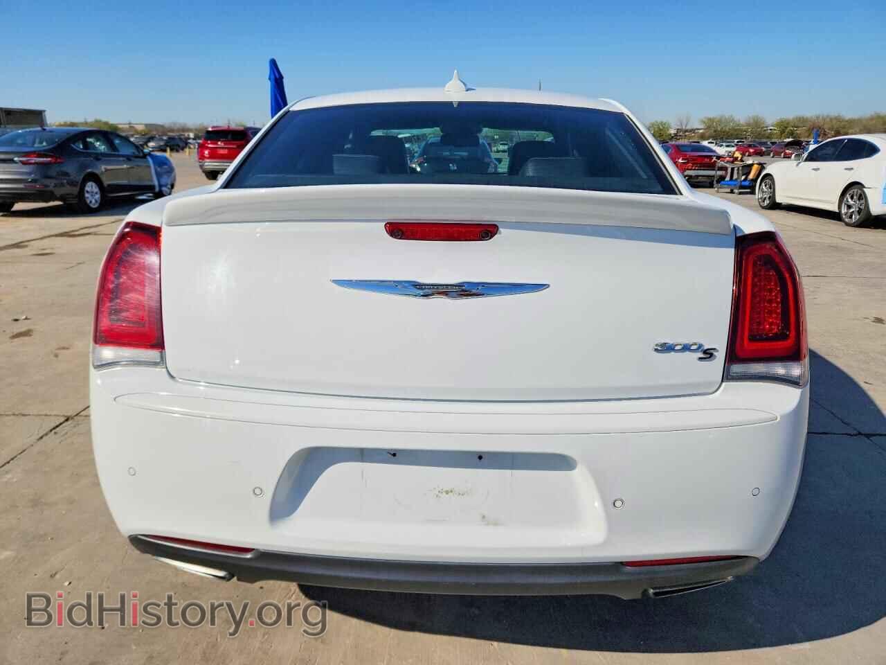 2018 CHRYSLER 300 - VIN: 2C3CCABG4JH216469 - Фото 6